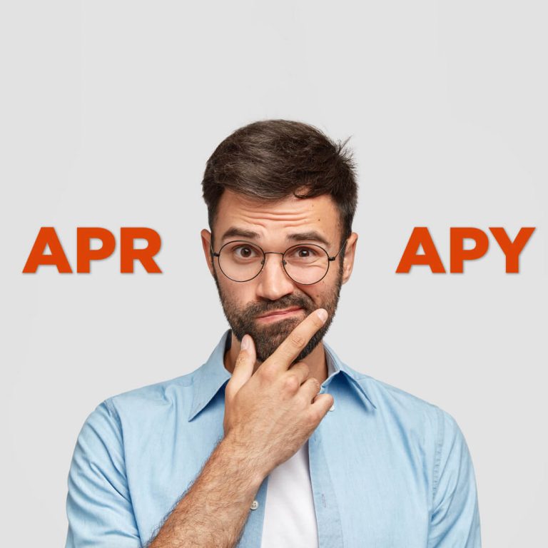 Man looking confused with the word APR over one shoulder and APY over the other.